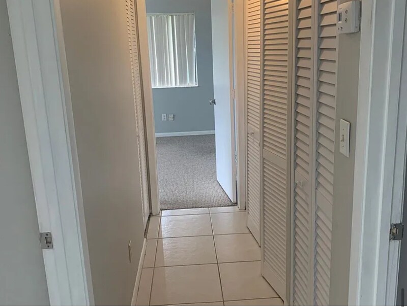 Building Photo - 770 NW Fork Rd