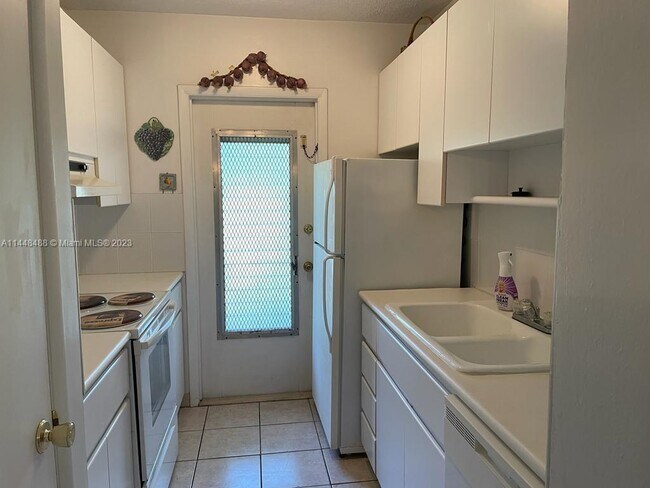 Building Photo - 1420 Atlantic Shores Blvd