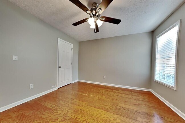 Building Photo - 2077 Green Gate Pl