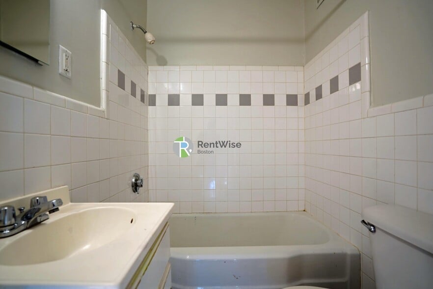 Building Photo - 1212 Commonwealth Ave