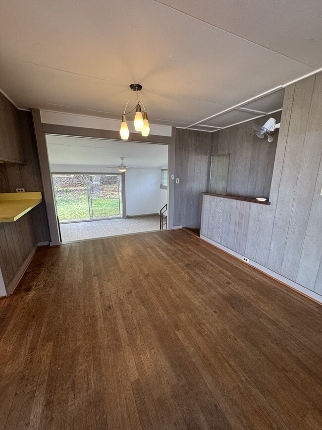 Building Photo - 1412 Kaminaka Dr