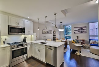 Building Photo - Pets Welcome!! Private Garage Parking Avai...