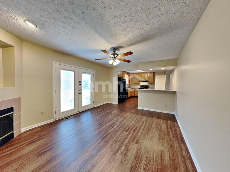 Building Photo - 3559 High Creek Dr