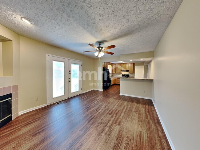Building Photo - 3559 High Creek Dr
