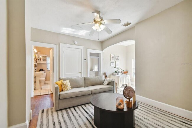 Building Photo - 2445 2nd Ave N