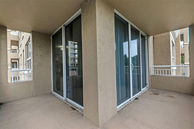Building Photo - 19501 W Country Club Dr