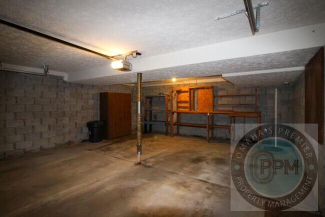 Building Photo - $500.00 off the Deposit Cul-de-Sac Comfort! 3-Bed Omaha Home with Huge Deck and Patio.