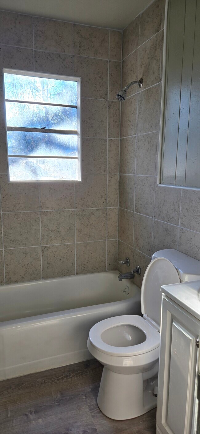 Building Photo - 1610 S 10th St