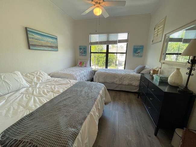 Building Photo - 2377 Ravenna Blvd