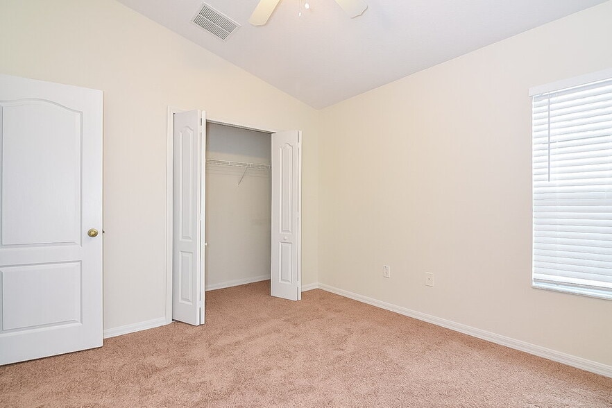 Building Photo - 10138 Perthshire Cir