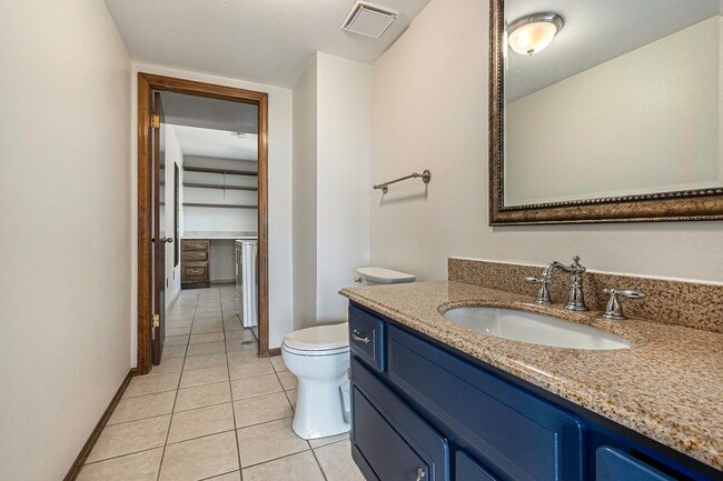 Building Photo - Big*Open*Private*Custom Home in Pinecliff D#20