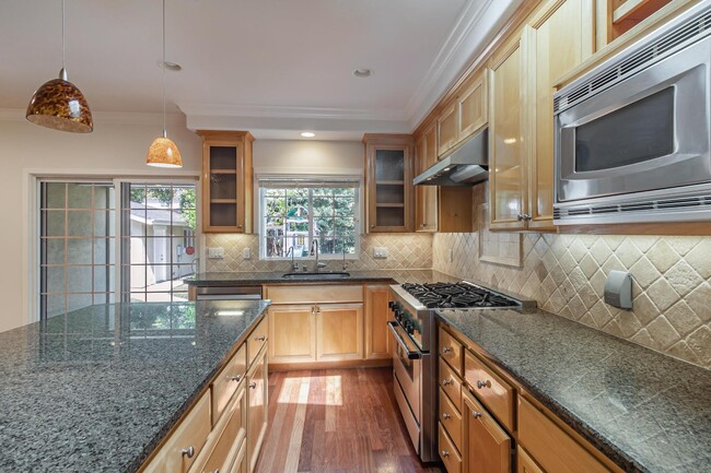 Building Photo - 130 Heather Ln