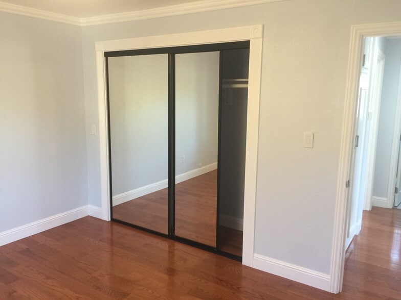 room 1 - 2110 Spaulding Ave