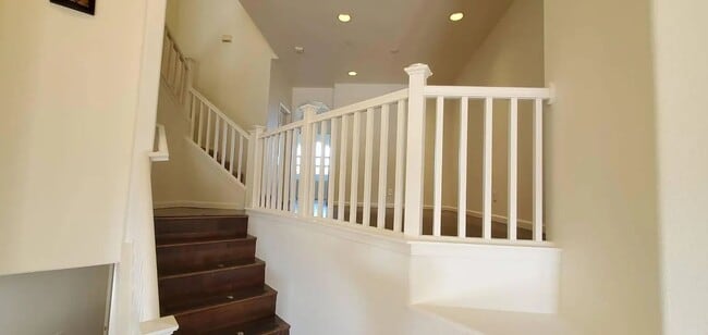 Building Photo - Townhome in the Peninsula's Most Walkable ...