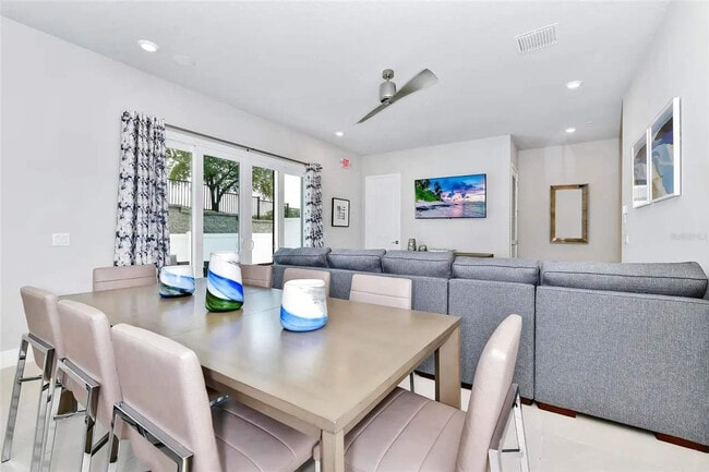 Building Photo - 7740 Sandy Ridge Dr