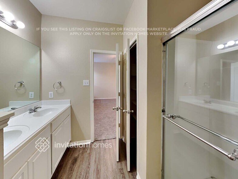 Building Photo - 1301 Spanish Moss Dr
