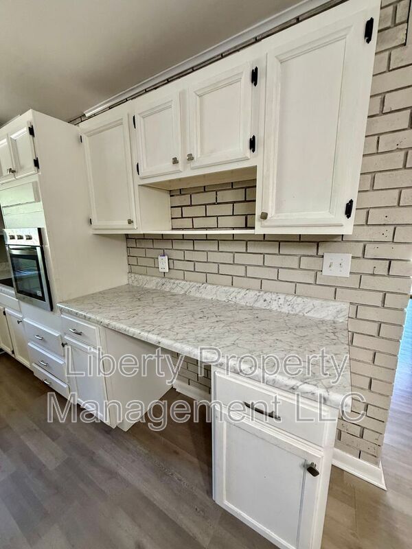 Building Photo - 475 Albemarle Dr