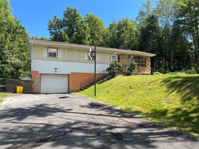 Primary Photo - 610 N Rd