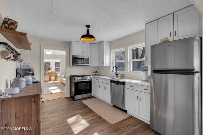 Building Photo - 460 Brickyard Rd