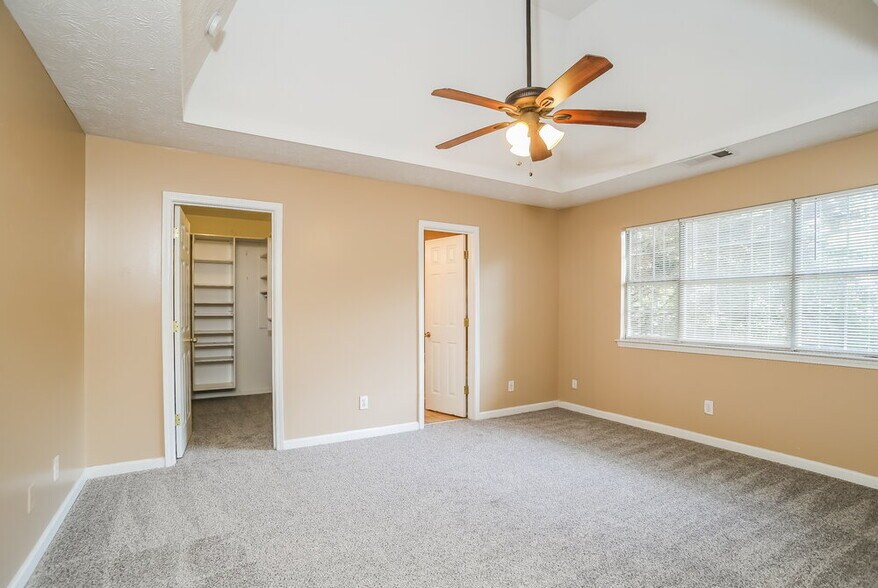 Building Photo - 5622 Riverside Dr