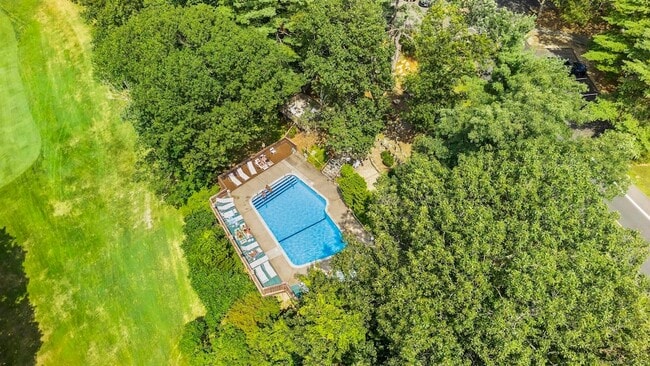 Building Photo - 43 Great Meadow Ln