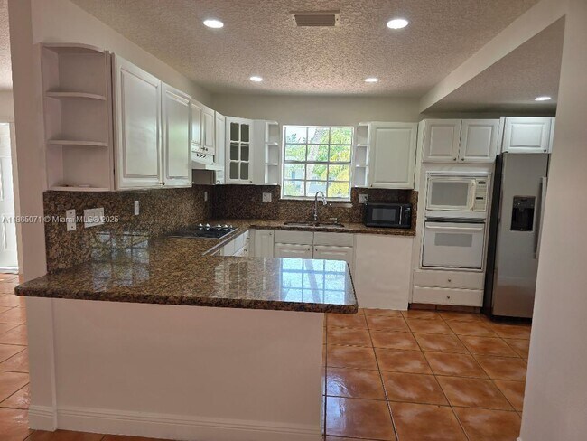 Building Photo - 9915 SW 87th St