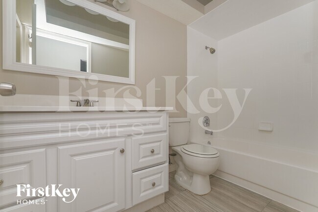 Building Photo - 5718 Wedgefield Dr