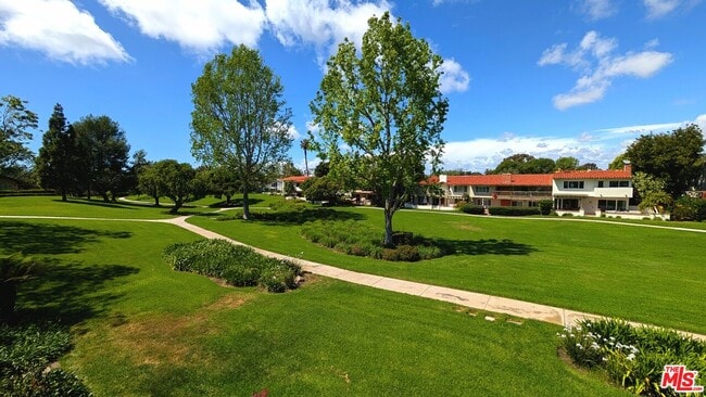 Building Photo - 2129 Vista Laredo