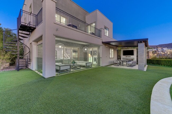 Building Photo - Distinctive Fully Furnished Estate in The Canyons!