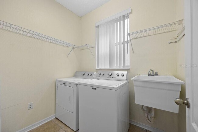 Building Photo - 12948 Moss Park Ridge Dr