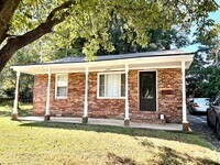 Building Photo - 631 Warner--Move In Ready!