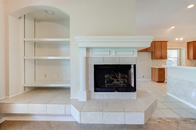 Building Photo - 9026 Robinhoods Well Dr