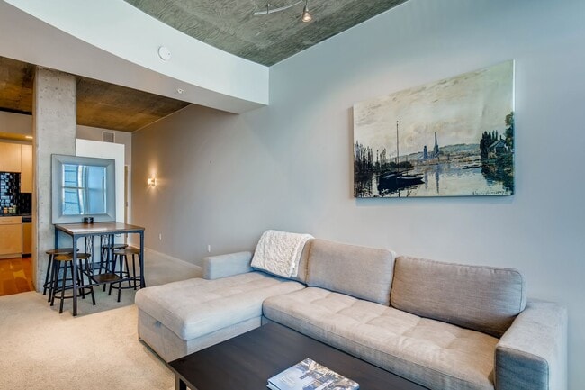 Building Photo - INCREDIBLE Riverfront Park Condo- 1BD/1BA ...