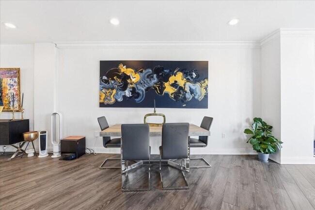 Building Photo - 109 Shearwater Ct E