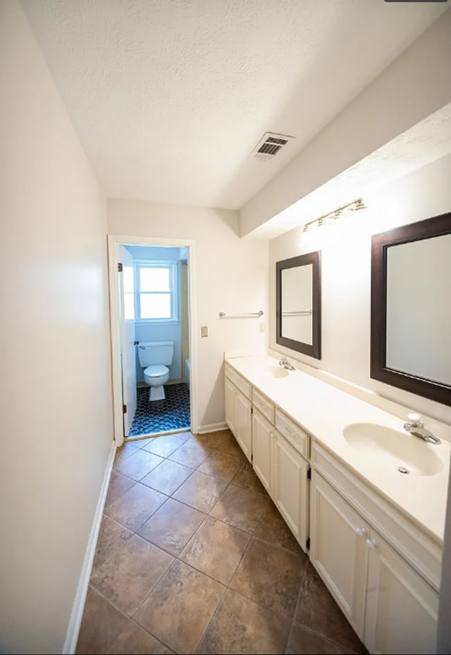 Building Photo - 3322 Shirehill Ln