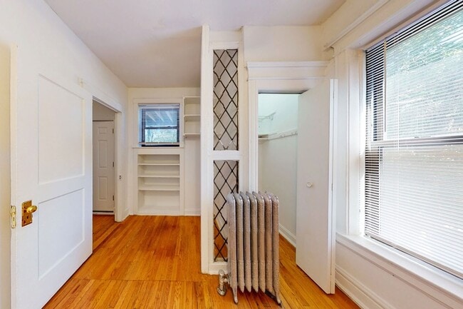 Floorplan - 5335-5337 S. Woodlawn Avenue