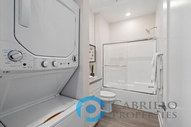 Building Photo - 1646 Neptune Ave