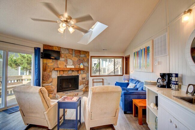 Building Photo - OFF SEASON RENTAL Topsail Island Furnished 2 Bedroom on the 2nd Row- Dog Friendly