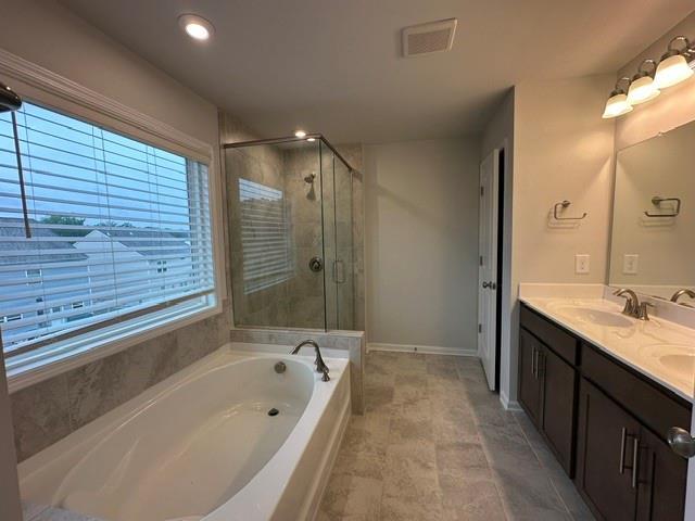 Building Photo - 2560 Quarterdeck Dr
