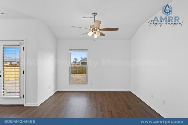 Building Photo - 1112 Pawpaw Pl