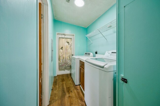 Building Photo - Spacious 3/2 Home on Nearly an Acre in Fernandina Beach