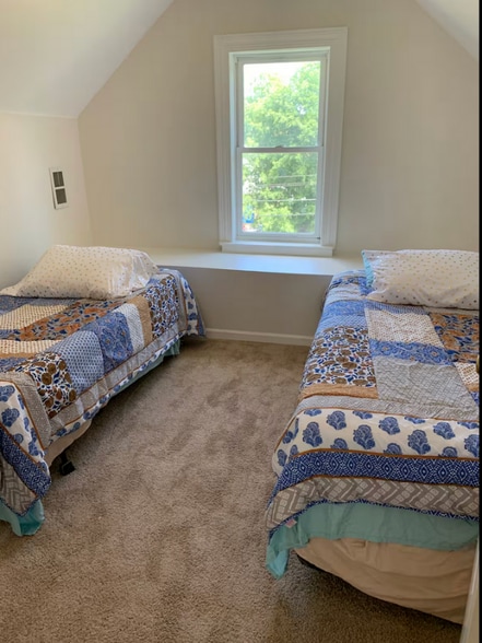 Building Photo - 2818 Dupont Ave N