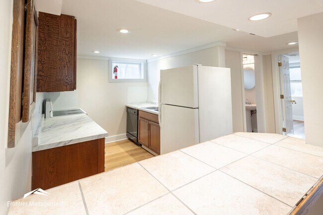 Building Photo - 1112 Woodland St