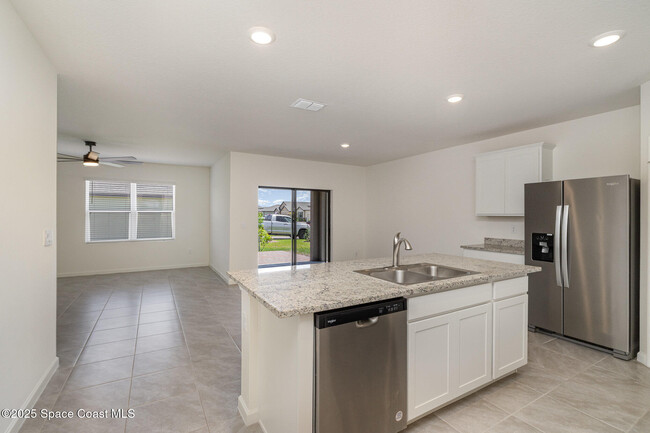 Building Photo - 6714 Topaz Dr