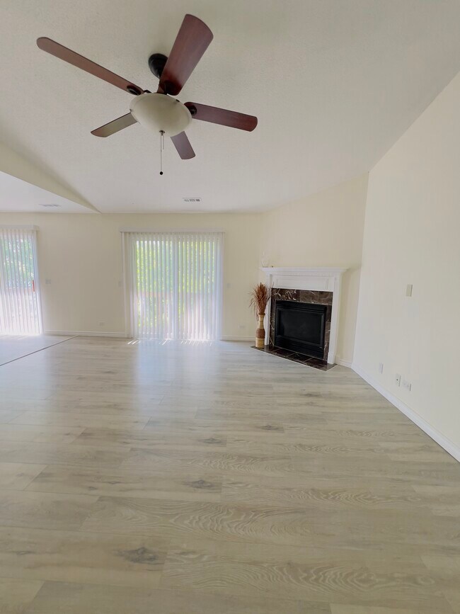 Family room - 607 Buckskin Ln