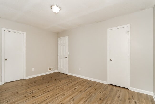 Building Photo - 5461 Austell Rd