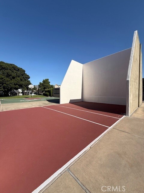 Building Photo - 63 Thicket