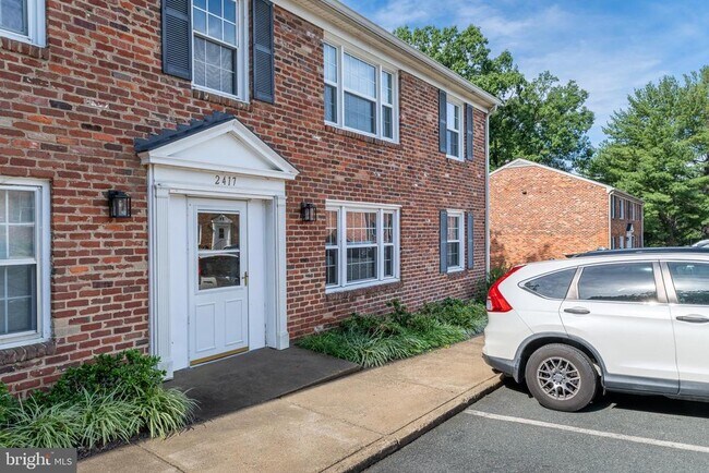 Building Photo - 2417 Barracks Pl