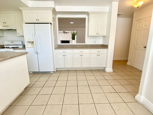 Building Photo - Beautiful Single Story Home Across From Ro...