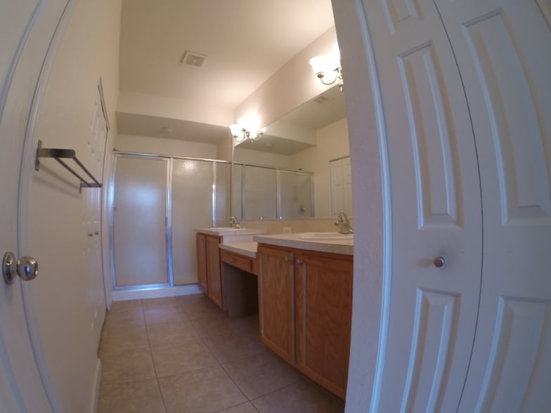 Building Photo - 4555 SW 52nd Cir